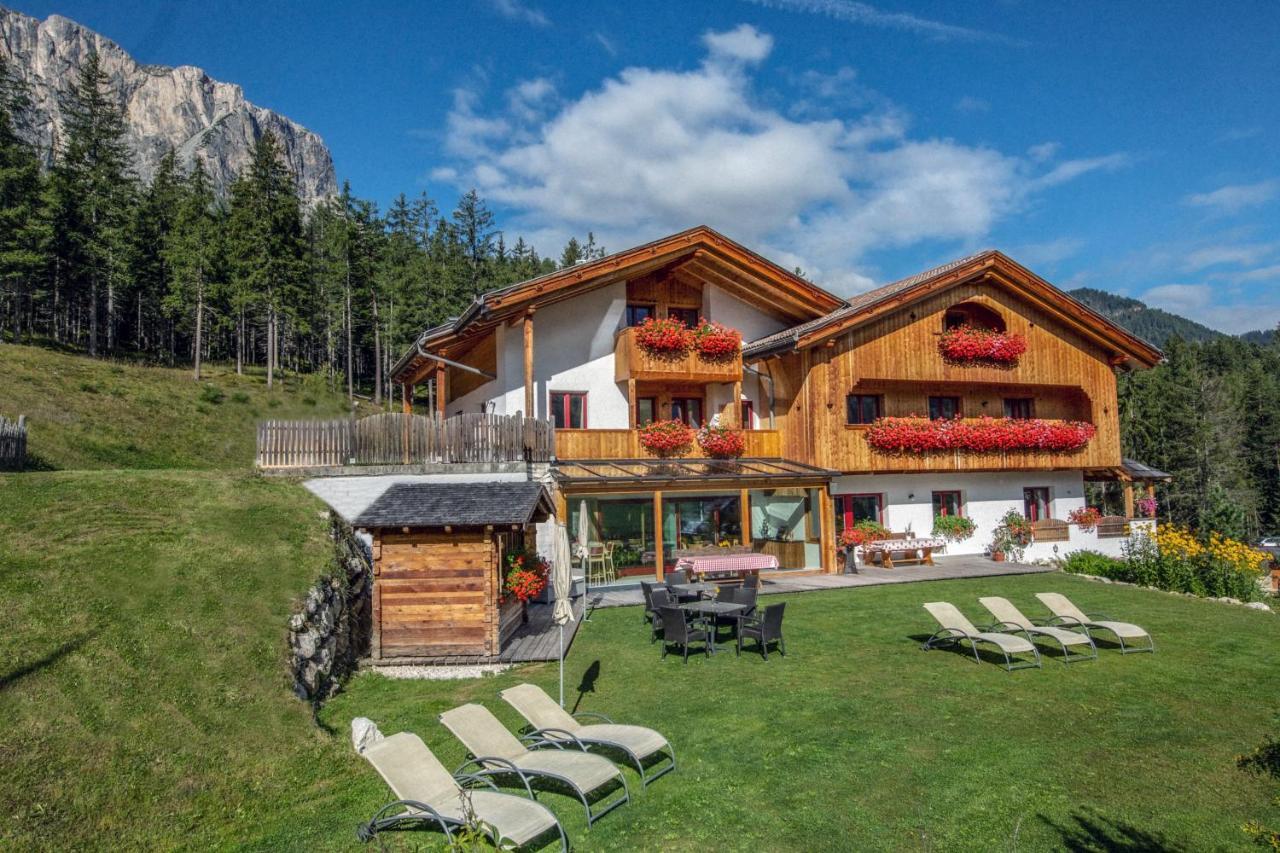 Garni Ciasa Urban Aparthotel Бадия Екстериор снимка